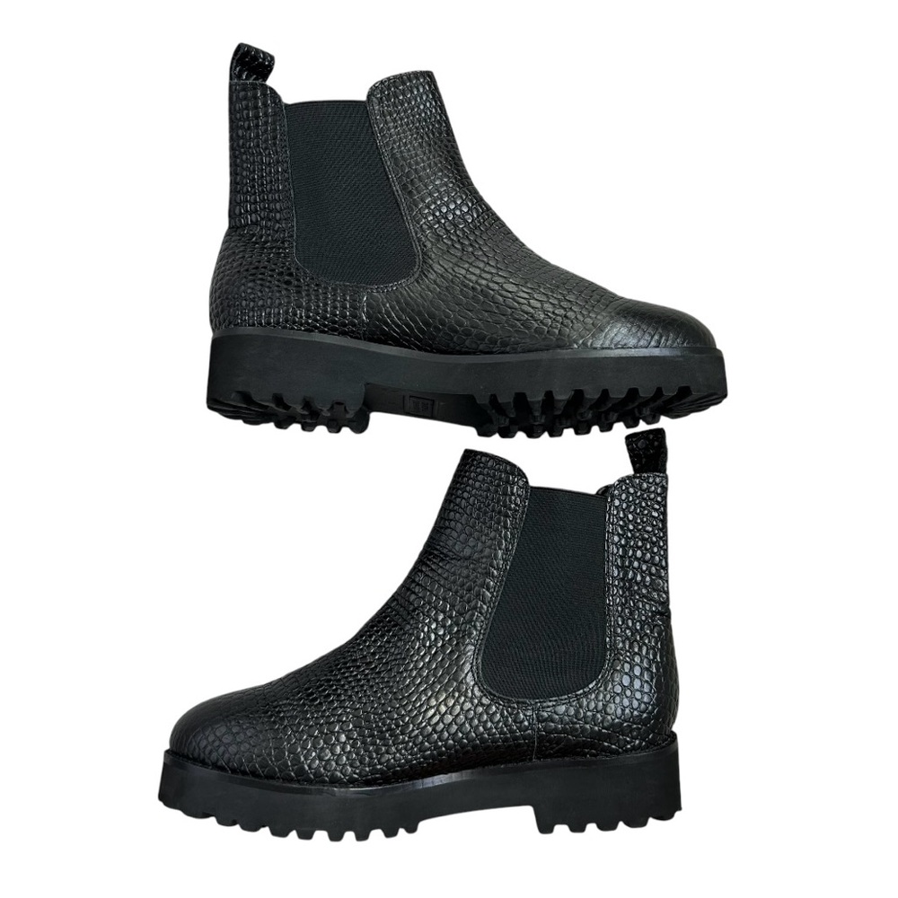 ANDRE ASSOUS Peggy Women’s Booties Black Croc-Like Embossed Leather Chunky 8M